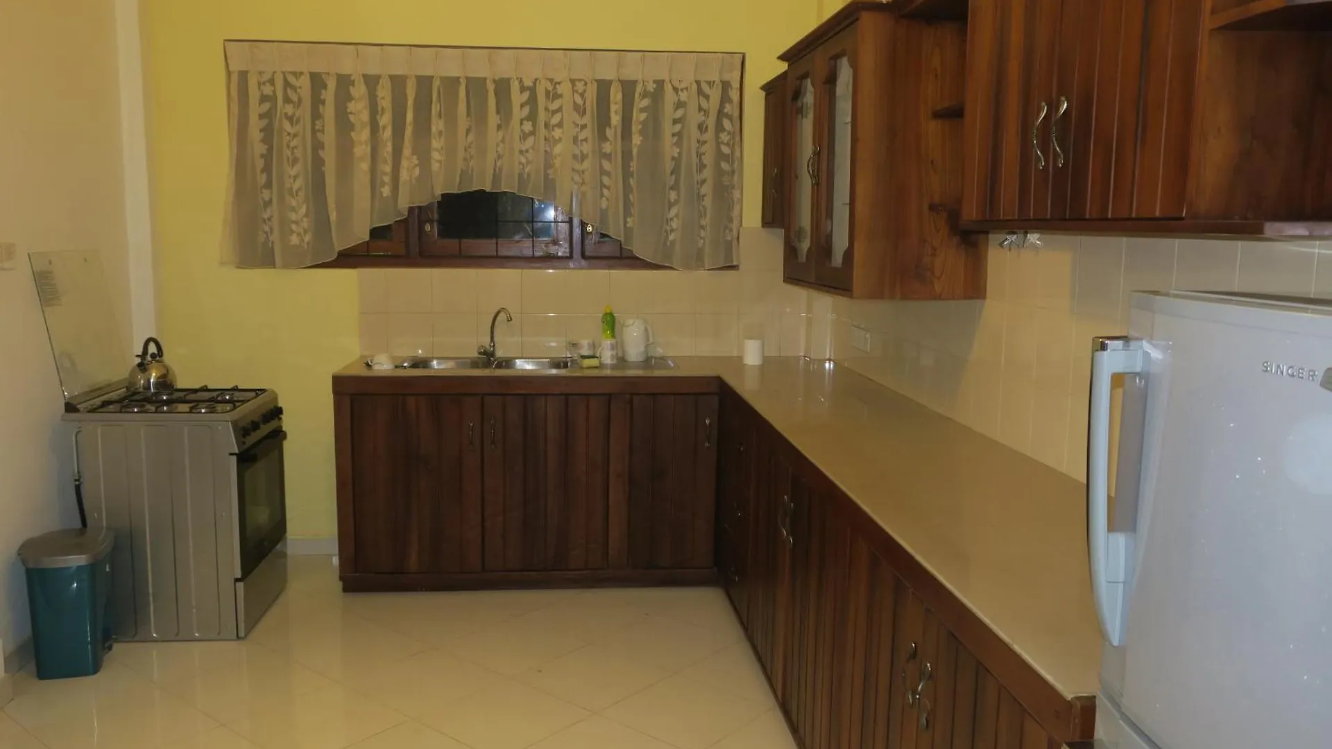 Homestay Riverview Glass Room Sirimalwatta