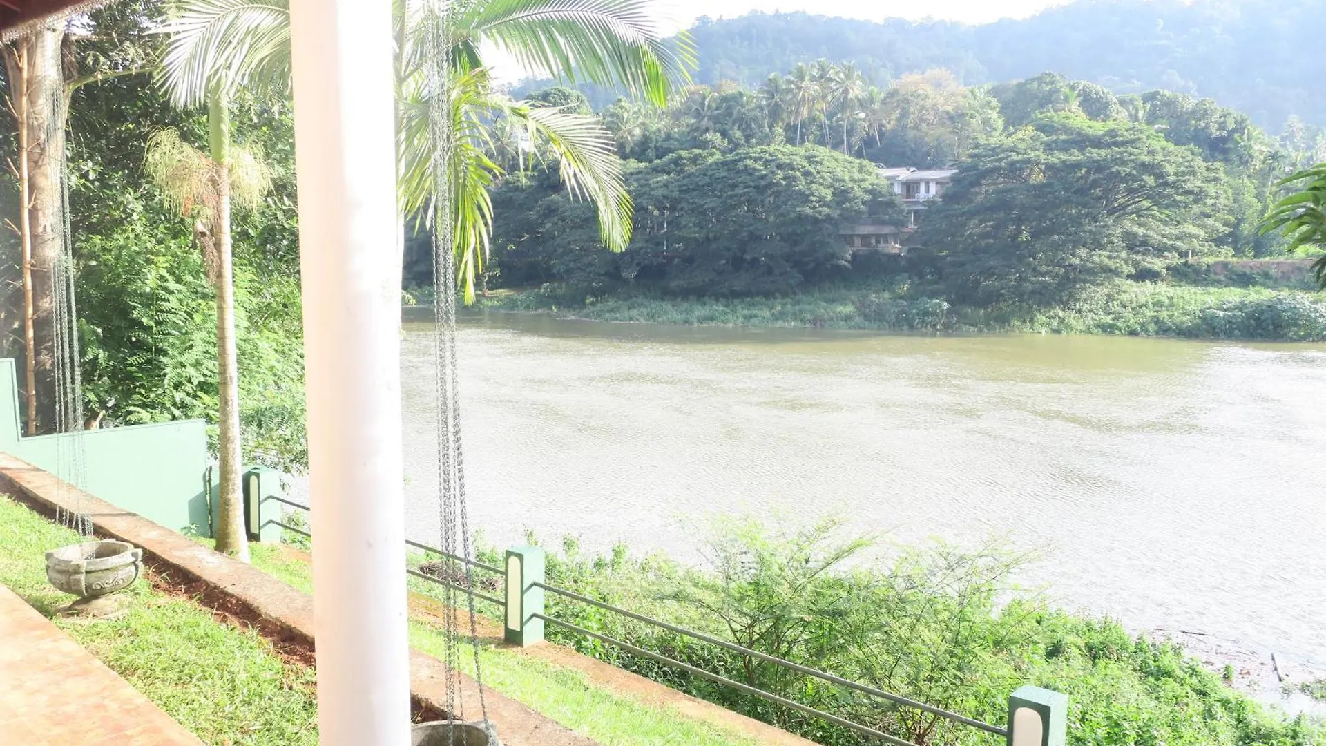 Riverview Glass Room Sirimalwatta